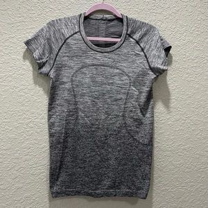 Lululemon Swiftly Tech Short-Sleeve Shirt - 12, Grey Black Ombre